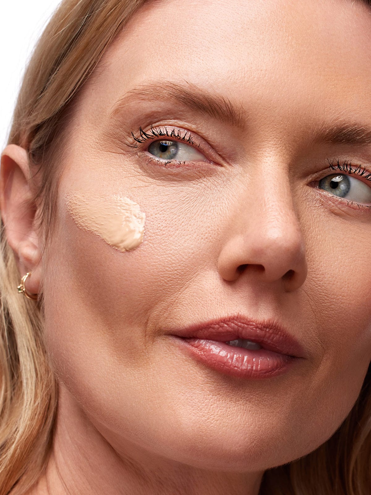 Универсален Оцветен Овлажнител със SPF 46